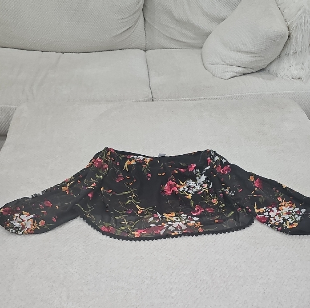 VENUS Black Floral Top